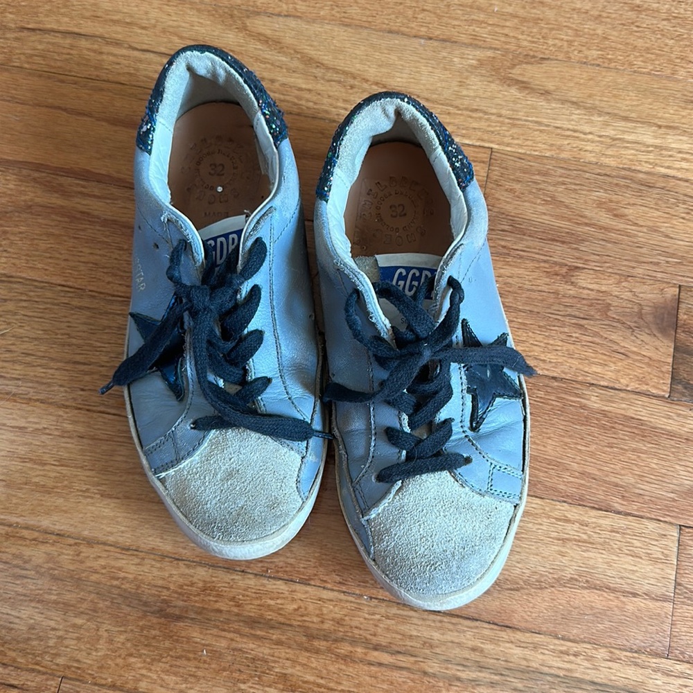 Golden goose size 32